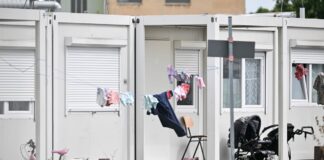 Auf dem Tempelhofer Feld soll es künftig noch mehr Geflüchtetenunterkünfte geben. 