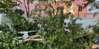 Unwetter machten den Menschen am Montag in der Hauptstadtregion zu schaffen.