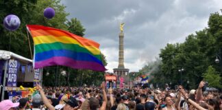 Der Christopher Street Day ist in Berlin ein Großevent - diesmal ohne das Regenbogennetzwerk der Bundestagsverwaltung. (Archivbild)