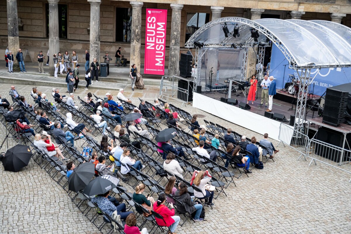 "Inselfest" Jubiläum "200 Jahre Museumsinsel Berlin" Der Festakt zum 200. Geburtstag der Berliner Museumsinsel fand bei Nieselregen statt.