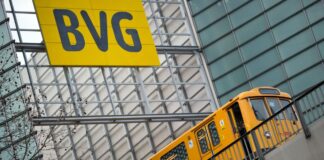 Im Öffentlichen Personennahverkehr in Berlin soll künftig ein Messerverbot gelten. (Archivfoto)