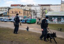 Der Görlitzer Park in Kreuzberg soll wegen Drogenhandels und Kriminalität nachts geschlossen werden. (Archivbild)