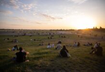 Bisher ist das Tempelhofer Feld unbebaut. Ob das so bleibt, ist allerdings offen. (Archivfoto)