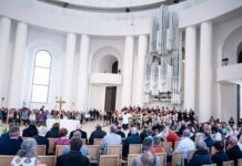 Die Sankt Hedwigs-Kathedrale gehört zu den wichtigsten katholischen Kirchen Berlins - kleinere Religionsgemeinschaften sind oft auf der Suche nach Räumen. (Archivbild)