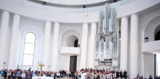 Die Sankt Hedwigs-Kathedrale gehört zu den wichtigsten katholischen Kirchen Berlins - kleinere Religionsgemeinschaften sind oft auf der Suche nach Räumen. (Archivbild)