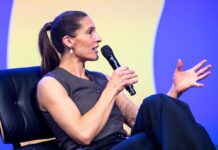 Auch Ex-Tennisspielerin Andrea Petkovic hat Hass gegen sich im Netz erlebt. 