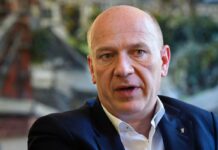 Berlins Regierungschef Kai Wegner (CDU) trauert um den Theatermacher Claus Peymann. (Archivbild) 