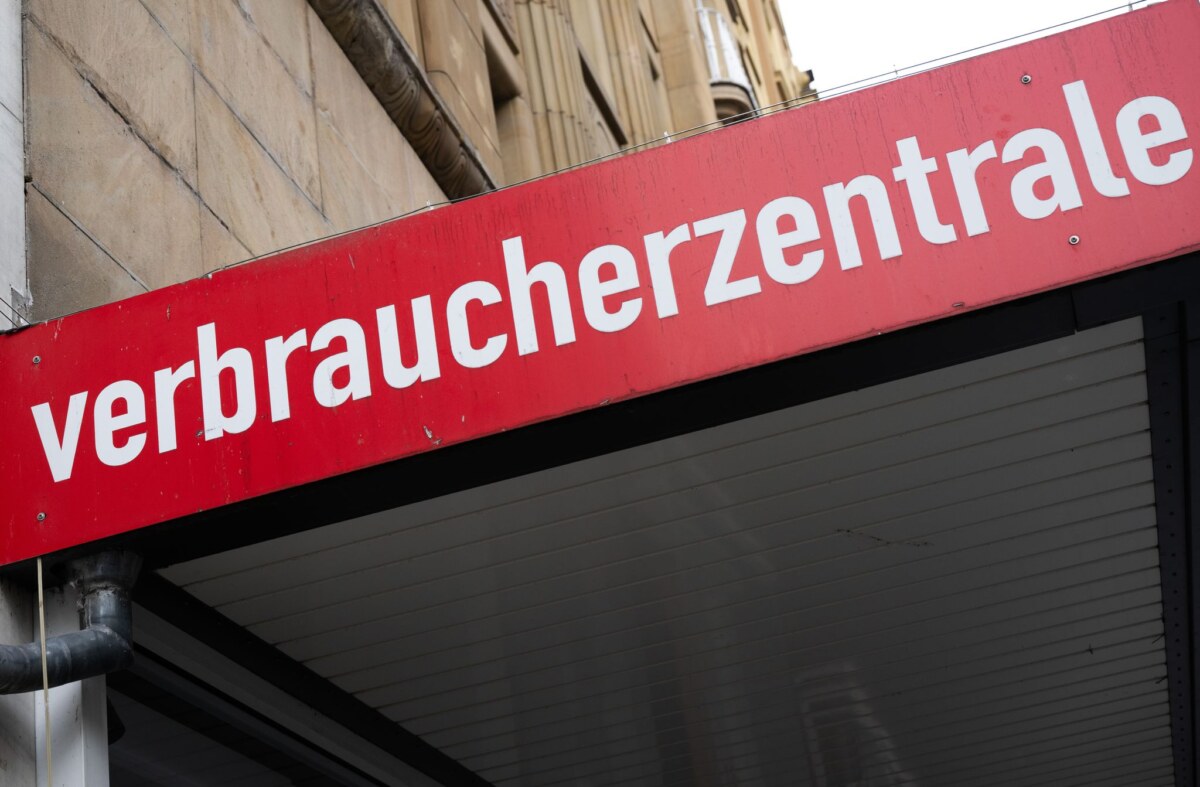 Verbraucherzentrale Die Verbraucherzentrale empfiehlt Rücksendung von teuren Waren mit Zeugen. (Archivbild)