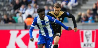 Herthas Boris Chi Mamuzah Lum (l)  bleibt langfristig im Verein. 
