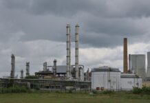 Der US-Chemiekonzern Dow Chemical will Teile der Anlage in Böhlen stilllegen. (Archivbild)