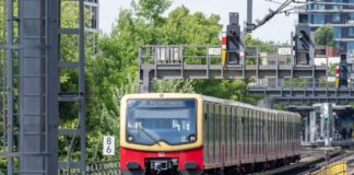 Am Samstagmorgen meldete die Berliner S-Bahn für die S1 und S7 Probleme. (Archivbild)