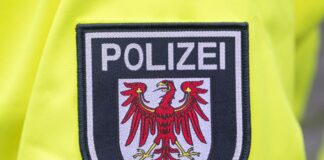 Gegen zwei Kommissaranwärter an der Hochschule der Polizei Brandenburg gibt es Vorwürfe wegen Volksverhetzung. (Symbolbild) 