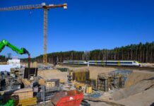 Der neue Bahnhof Fangschleuse entsteht in der Nähe der Tesla-Gigafactory. (Archivbild)