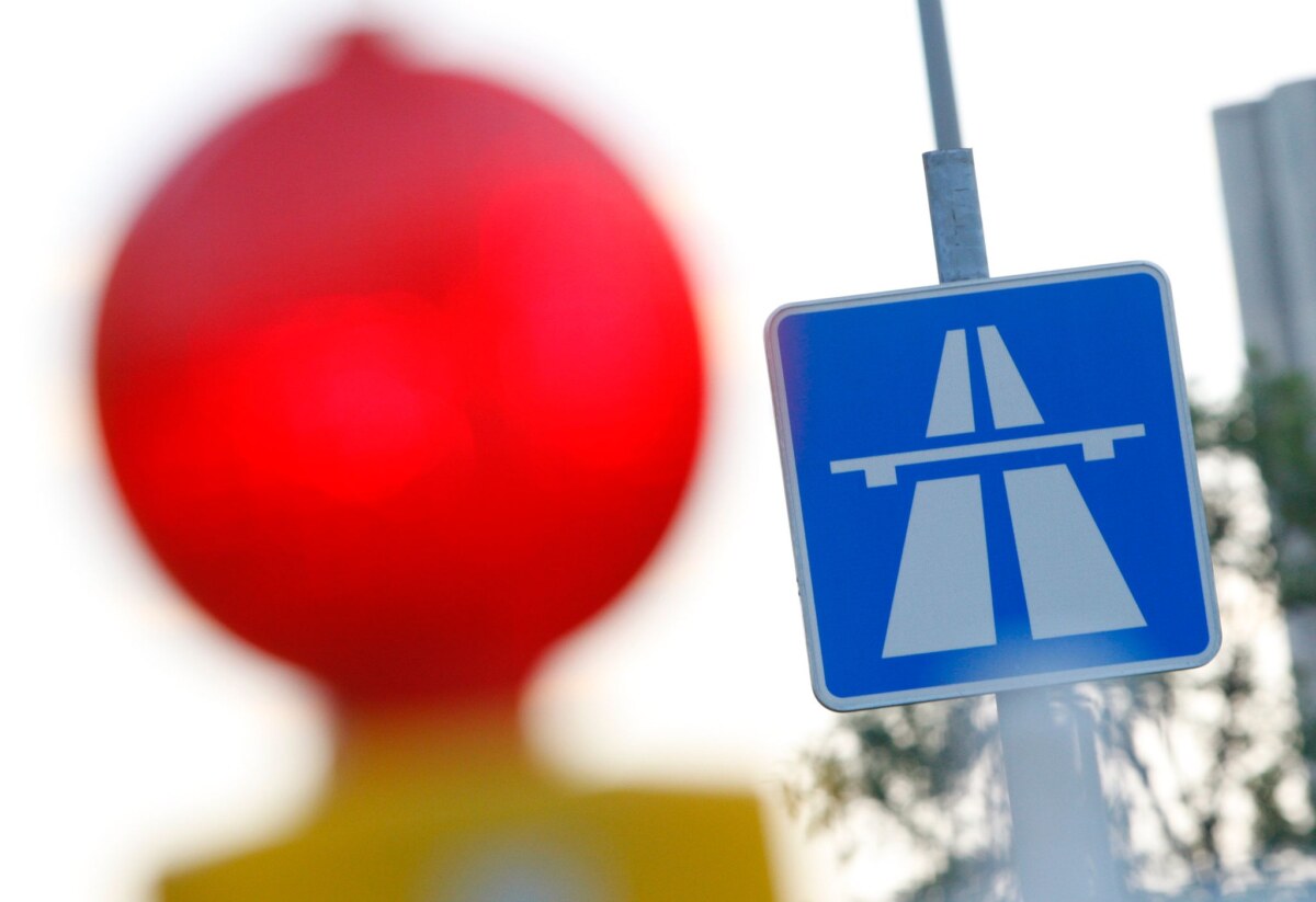 AVUS wird für Reparatur gesperrt Bisher ist unklar, wie lange die Sperrung auf der A115 anhält. (Symbolbild)
