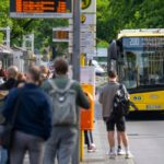 Aus Personalmangel fährt die BVG seit Monaten nicht die eigentlich bestellen Bus-Kilometer - und das wird auch noch länger so bleiben. (Archivbild)