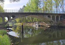 Unter dieser Brücke wurde in Velten der menschliche Schädel entdeckt. (Archivbild)