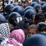Tumult und Gewalt prägten die Demo am 15. Mai. (Archivbild)