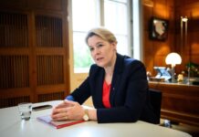 Wirtschaftssenatorin Franziska Giffey (SPD) hat noch nicht endgültig entschieden, ob sie bei der Spitzenkandidatur ins Rennen gehen will. 