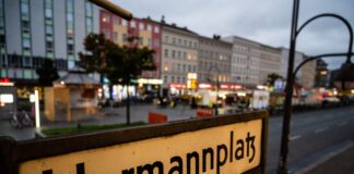 Aus Sicht der Grünen wäre ein Jugendzentrum am Hermannplatz eine Überlegung wert. (Archivbild) 