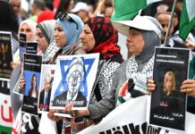 Mehrere hundert Menschen haben in Berlin bei einer propalästinensischen Demonstration gegen das Vorgehen Israels im Gaza-Krieg protestiert.