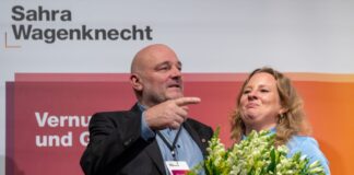 Führungswechsel beim BSW in Brandenburg: Friederike Benda ist nach dem Rückzug von Robert Crumbach (links) zur neuen Landesvorsitzenden gewählt worden. 