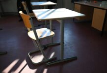 Kommunen fordern einen hohen Anteil am Milliardenpaket für Infrastruktur und Klimaschutz. Denn:  Aus ihrer Sicht muss dringend in Schulen, Straßen und Sportanlagen investiert werden. (Symbolbild)