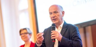 Der Regierende Bürgermeister wirbt bei den Unternehmen um mehr Ausbildungsplätze. (Archivbild)