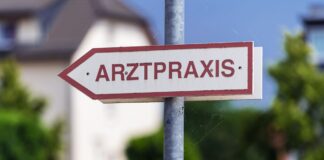 Wer Landärztin oder Landarzt werden will, kann sich auf ein Stipendium bewerben. (Symbolbild)