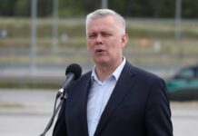 Polens Innenminister Tomasz Siemoniak hat den Vorschlag seines deutschen Amtskollegen Alexander Dobrindt (CSU) für gemeinsamen Grenzkontrollen abgelehnt. (Archivbild)