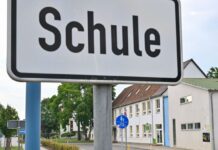 Brandenburgs Bildungsminister Steffen Freiberg (SPD) setzt gegen Rechtsextremismus an Schulen auch auf die Jugendverbände (Archivbild).