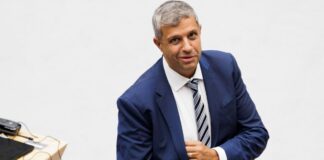 SPD-Fraktionschef Raed Saleh sieht im Artikel 15 des Grundgesetzes viele Chancen für Berlin. (Archivfoto)