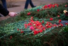 Auf dem Friedhof an der Gudrunstraße haben Unbekannte mehr als 100 Grabsteine beschmiert. (Archivbild)