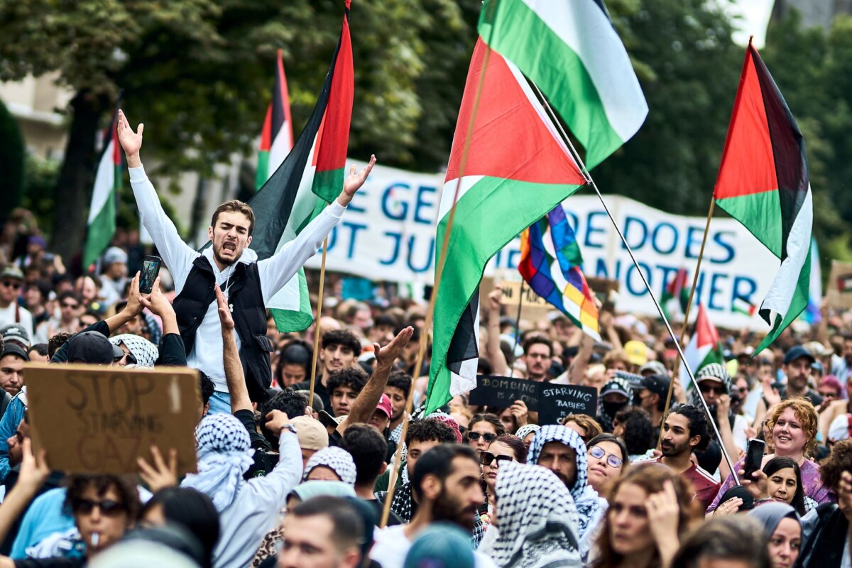Demonstration am Samstag in Berlin Die Polizei löst die Demonstration vorzeitig auf, später gibt es Kritik der Veranstalter. (Archivbild)
