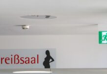 Weniger Andrang im Kreißsaal, das gilt sowohl in Berlin als auch für Brandenburg. (Archivbild)