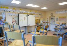 Die Sommerferien beginnen - für die nächsten Wochen bleiben die Klassenzimmer leer. (Symbolfoto) 