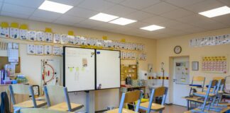 Die Sommerferien beginnen - für die nächsten Wochen bleiben die Klassenzimmer leer. (Symbolfoto) 