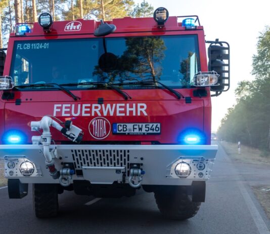 Ein Ortsteil wurde wegen eines Waldbrandes evakuiert. 