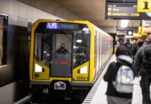 Fahrgäste der U5 müssen sich im Osten Berlins auf eine mehrwöchige Sperrung einstellen. (Archivbild)