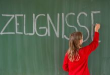 Berlins Schülerinnen und Schüler bekommen bald ihre Zeugnisse. (Symbolfoto)  