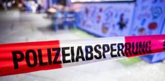 In Berlin-Gesundbrunnen sind bei gewalttätigen Auseinandersetzungen ein Mann getötet und einer schwer verletzt worden. 