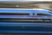 ICE-Züge zwischen Nürnberg und Erfurt werden in beiden Fahrtrichtungen umgeleitet und verspäten sich dadurch um etwa 90 Minuten, wie es hieß. (Foto: Illustration)