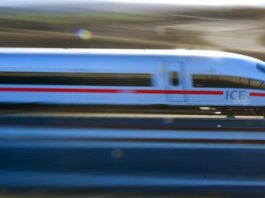 ICE-Züge zwischen Nürnberg und Erfurt werden in beiden Fahrtrichtungen umgeleitet und verspäten sich dadurch um etwa 90 Minuten, wie es hieß. (Foto: Illustration)