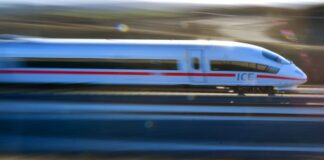 ICE-Züge zwischen Nürnberg und Erfurt werden in beiden Fahrtrichtungen umgeleitet und verspäten sich dadurch um etwa 90 Minuten, wie es hieß. (Foto: Illustration)