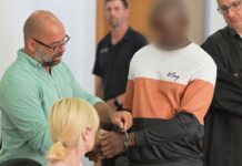 Vor Gericht berichtet der 23-Jährige, Stimmen in seinem Kopf hätten ihm dem Mord aufgetragen. (Archivbild)