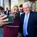 Der Bundespräsident kann sich offenbar mit Selfies anfreunden.