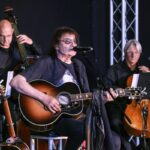 Dieter Birr (Mitte) ist mit fünf Streichmusikern unterwegs, die normalerweise an Berliner Konzerthäusern spielen. 