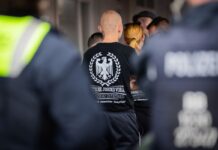 Die Gruppe «Deutsche Jugend voran» zieht auch in Berlin junge Leute an. (Archivbild)