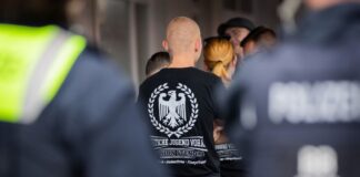 Die Gruppe «Deutsche Jugend voran» zieht auch in Berlin junge Leute an. (Archivbild)