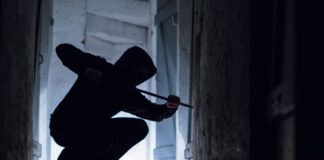 Die Polizei leistete Erste Hilfe. (Symbolbild)
