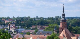 In Spremberg - eine Kleinstadt in der Lausitz - ist eine Debatte über ein Erstarken des Rechtsextremismus entbrannt und darüber, was dagegen getan werden kann. 